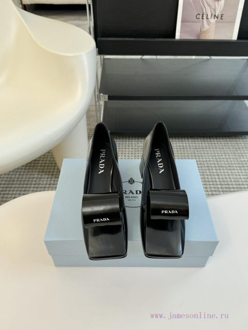 PRADA/PRADA ClassicTriangle logo single shoe seriesThe simple design is probably its most apuhz3n4tv