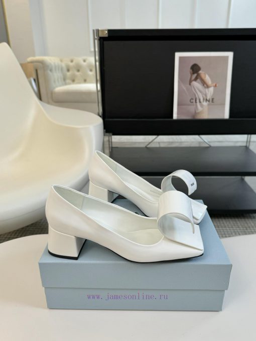 PRADA/PRADA ClassicTriangle logo single shoe seriesThe simple design is probably its most apq6z602dr - Image 3