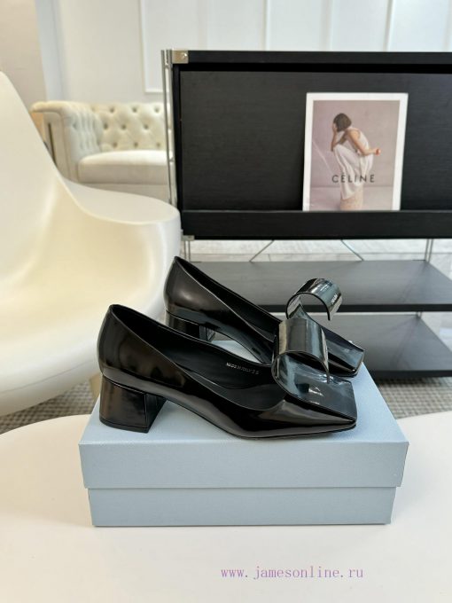 PRADA/PRADA ClassicTriangle logo single shoe seriesThe simple design is probably its most apuhz3n4tv - Image 5