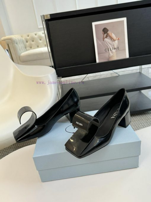 PRADA/PRADA ClassicTriangle logo single shoe seriesThe simple design is probably its most apuhz3n4tv - Image 6