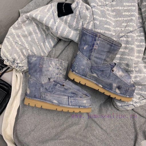 Acne Studio: the only matching detail in the market, Fw24 chubby snow boots; Little Red Booka99cv9fl - Image 5