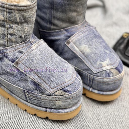Acne Studio: the only matching detail in the market, Fw24 chubby snow boots; Little Red Booka99cv9fl - Image 8