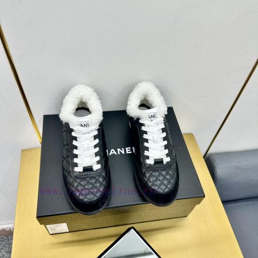 In the wool, in the woolChanel 24A full leather panda color matching white shoes, casual spof4hl1da0 - Image 7