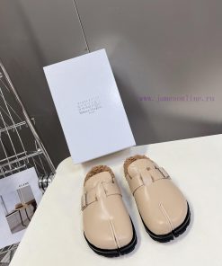 MaisonMargiela MM6 has released a new model of Boken Mao Tuola, which is very popular and frgylpdp4g