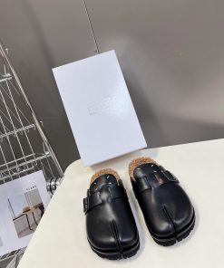 MaisonMargiela MM6 has released a new model of Boken Mao Tuola, which is very popular and frtxtpzmtt