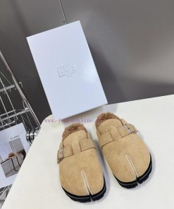 MaisonMargiela MM6 has released a new model of Boken Mao Tuola, which is very popular and fr5y7bqgh0