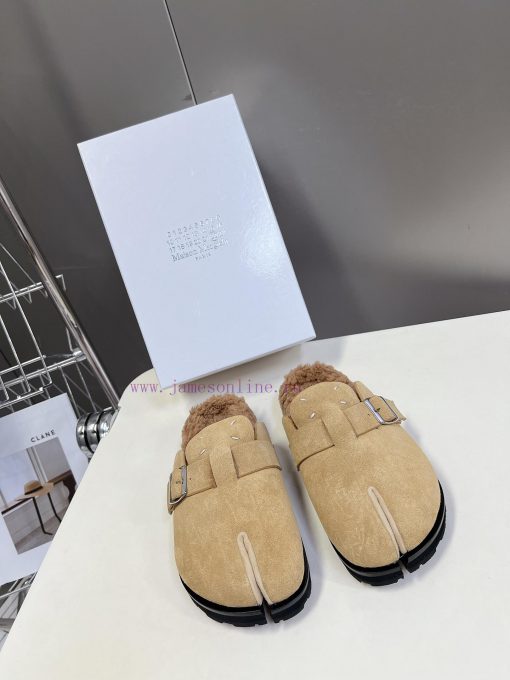 MaisonMargiela MM6 has released a new model of Boken Mao Tuola, which is very popular and fr5y7bqgh0