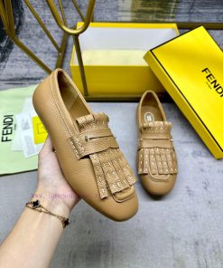 Latest FENDI loafers, made of apricot lychee patterned cowhide fabric, with two metal stitchae78s1uz