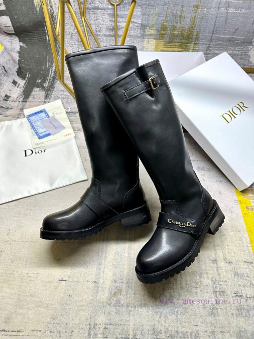 D-Quest presents a new interpretation of classic motorcycle style boots, highlighting Dior'sfkwgb8oj - Image 3