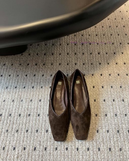 Toteme 24/Minimalist Square Head Single ShoeThe minimalist style resembling The Row has attr7x3b9t6i - Image 2