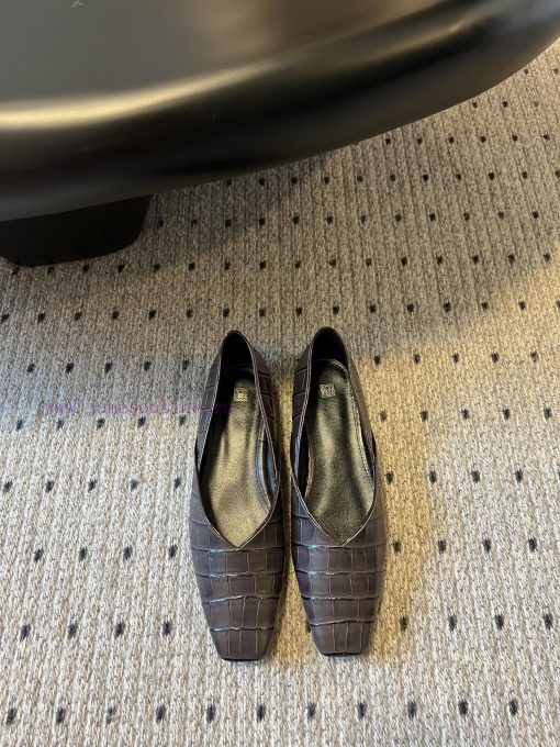 Toteme 24/Minimalist Square Head Single ShoeThe minimalist style resembling The Row has attrq7rl47if