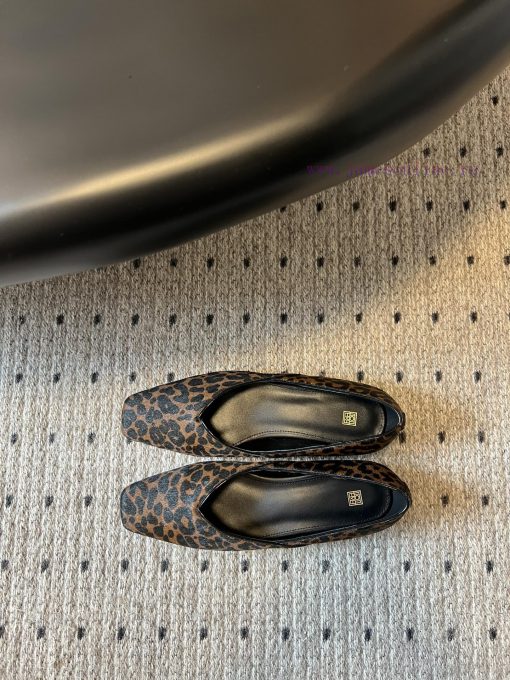 Toteme 24/Minimalist Square Head Single ShoeThe minimalist style resembling The Row has attru7288gxd - Image 3