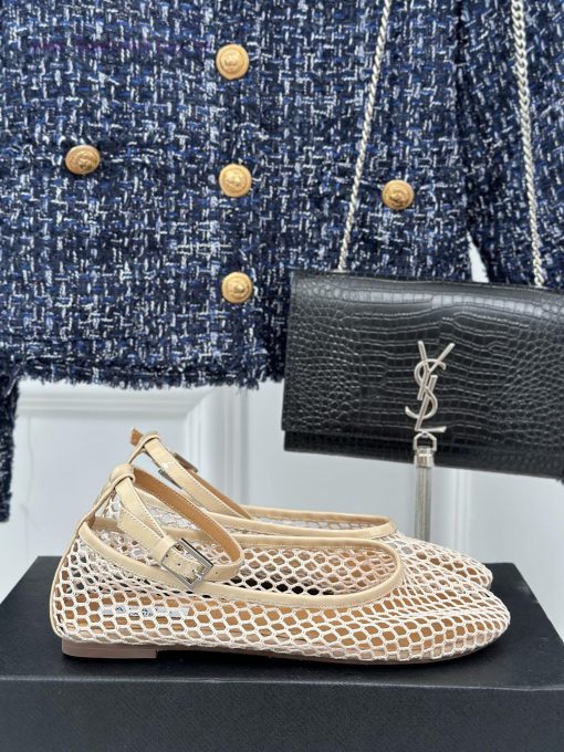 AlAIA | Classic retro mesh Mary Jane shoes from AlAIAFull of girlish style, with both modern74dy7bcu