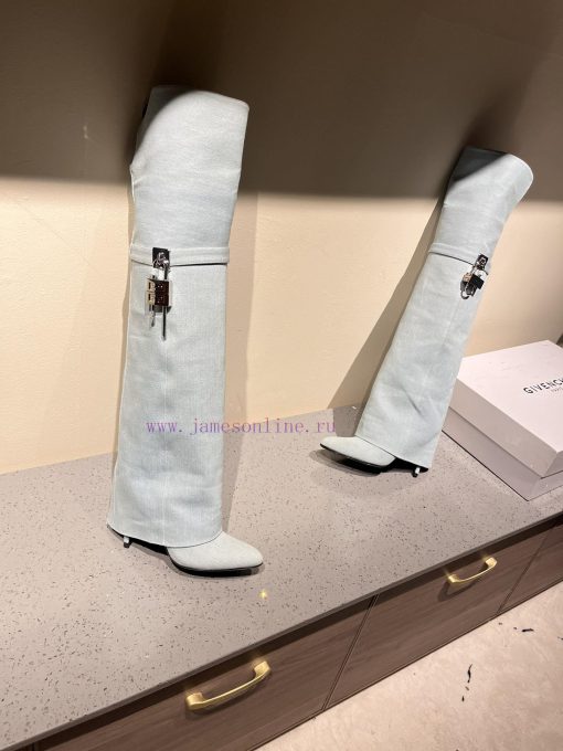 GIVENCHY new metal buckle boots from GivenchyThe pants and boots that are popular in the fasruwjbi8x