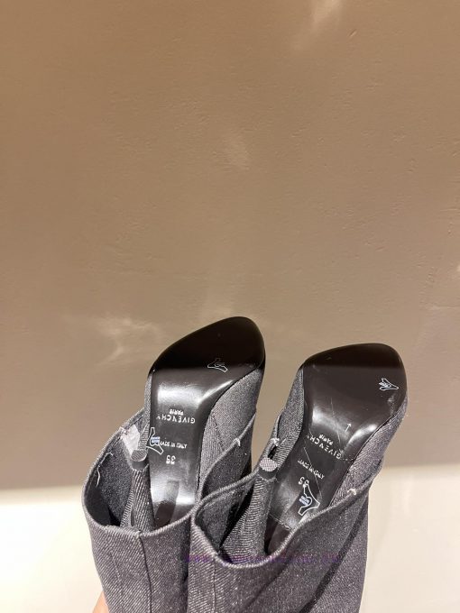 GIVENCHY new metal buckle boots from GivenchyThe pants and boots that are popular in the fasrug3qi9g - Image 10