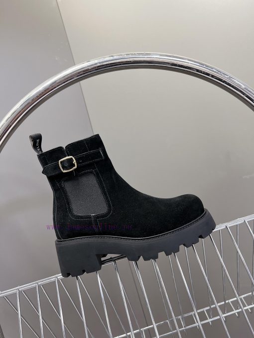 Celine's latest autumn and winter fashion show, Lisa's Martin boots with many celebrities an9k5xaa7p - Image 6