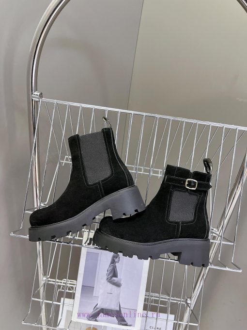 Celine's latest autumn and winter fashion show, Lisa's Martin boots with many celebrities an9k5xaa7p - Image 7
