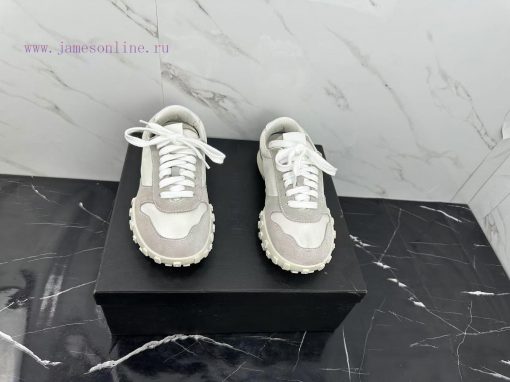JIL SANDERThe most commonly worn shoes during leisure commuting are moral training shoesTherzbc93f08