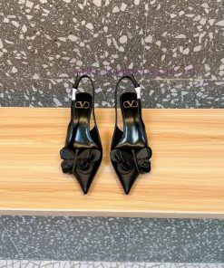Val * entino @ Tiannu's hottest new product is sandals and high heels. The beautiful butterfzlzwlbam