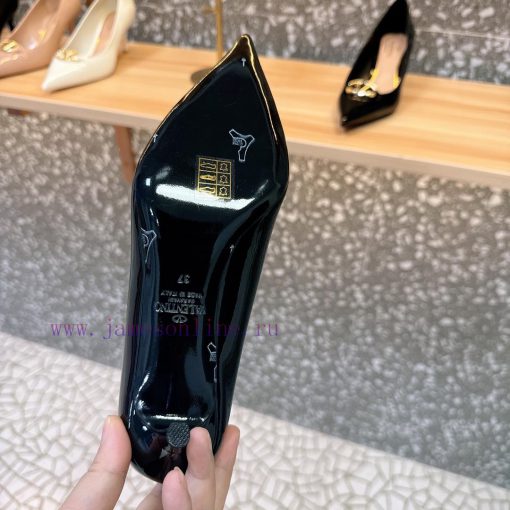 Valentino's hottest new productHigh heels and single shoesThe perfect combination of the latiokq76mg - Image 5