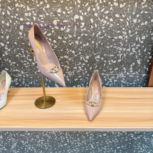 Valentino's hottest new productHigh heels and single shoesThe perfect combination of the latgvas282e - Image 3