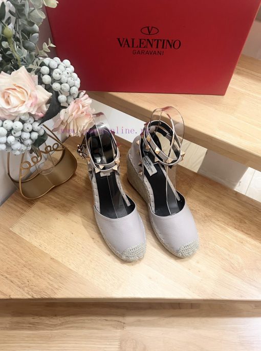 Valentino Garavani Lychee Leather Strap Wedge Sandals-Metal effect processing rivet decoratiwxu5uwpj - Image 3
