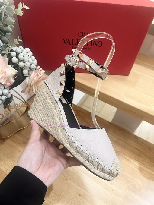 Valentino Garavani Lychee Leather Strap Wedge Sandals-Metal effect processing rivet decoratiwxu5uwpj - Image 7