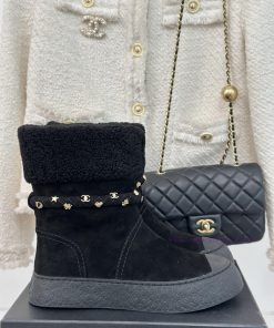 Chanel | Chanel Classic Autumn/Winter Double CThick soled snow bootsA pair of snow boots thayavb46zn