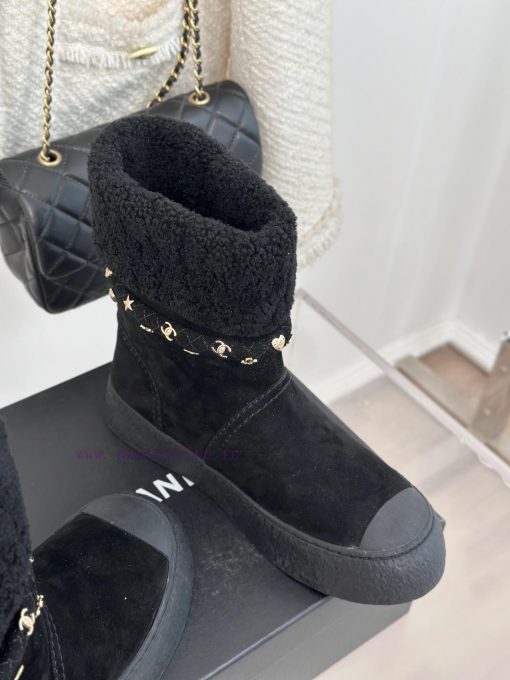 Chanel | Chanel Classic Autumn/Winter Double CThick soled snow bootsA pair of snow boots thayavb46zn - Image 6