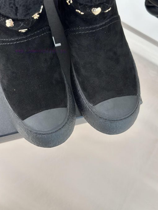 Chanel | Chanel Classic Autumn/Winter Double CThick soled snow bootsA pair of snow boots thayavb46zn - Image 8