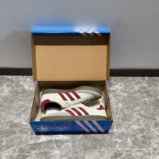 Top Adidas originals SAMBA OG low cut burgundy Samba was born on the field and has now becomuvpva9ap - Image 2