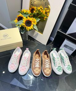 In 2024, MK's new casual shoes are easy to wear and versatile flat bottomed sports shoes. Thrye56149