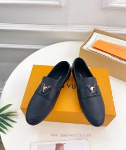LV 2024 Early Autumn New Top Edition, featuring LV CAPRI flat bottomed loafers and hard goodbcc5fylo