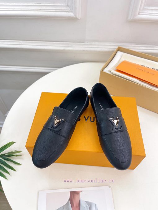 LV 2024 Early Autumn New Top Edition, featuring LV CAPRI flat bottomed loafers and hard goodbcc5fylo
