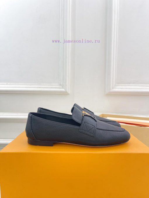 LV 2024 Early Autumn New Top Edition, featuring LV CAPRI flat bottomed loafers and hard goodbcc5fylo - Image 4