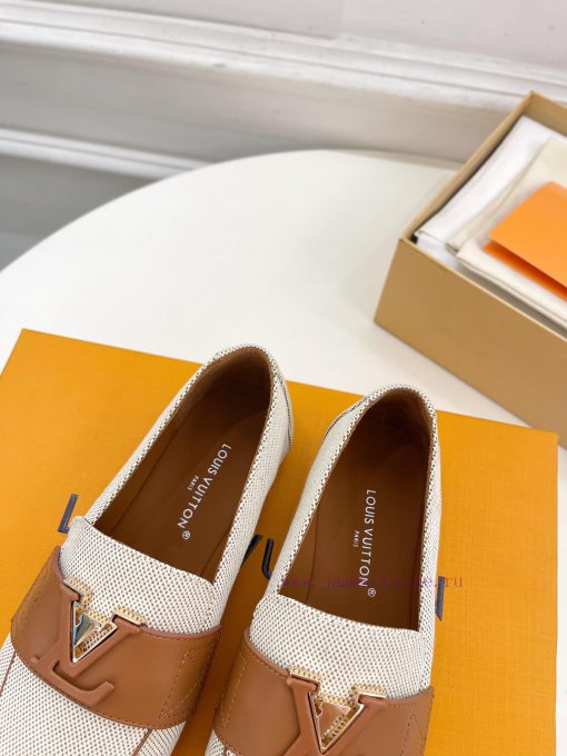 LV 2024 Early Autumn New Top Edition, featuring LV CAPRI flat bottomed loafers and hard goodvcyeks4t - Image 9
