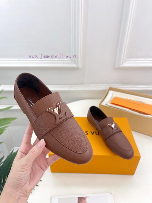 LV 2024 Early Autumn New Top Edition, featuring LV CAPRI flat bottomed loafers and hard good5jv5smu5 - Image 7