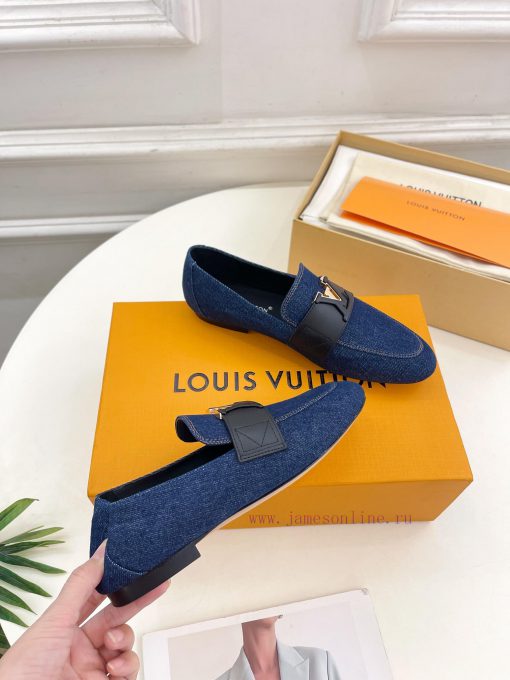 LV 2024 Early Autumn New Top Edition, featuring LV CAPRI flat bottomed loafers and hard goodr0o9dpib - Image 3