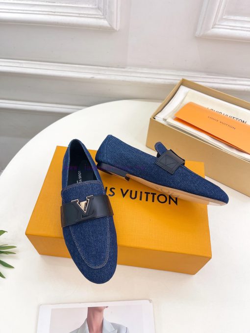 LV 2024 Early Autumn New Top Edition, featuring LV CAPRI flat bottomed loafers and hard goodr0o9dpib - Image 6