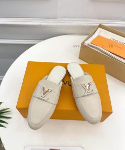 LV 2024 Early Autumn New Top Edition, featuring LV CAPRI flat bottomed open heel loafers andmi66j3pf