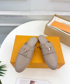 LV 2024 Early Autumn New Top Edition, featuring LV CAPRI flat bottomed open heel loafers andmwnevsv0