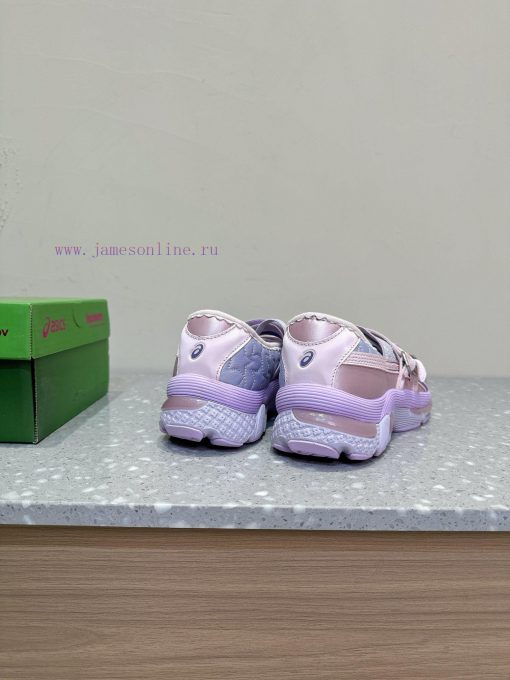 Kiko Kostadinov collaborates with Heaven by Marc Jacobs and ASICS to create a shoe model forae9buikd - Image 7