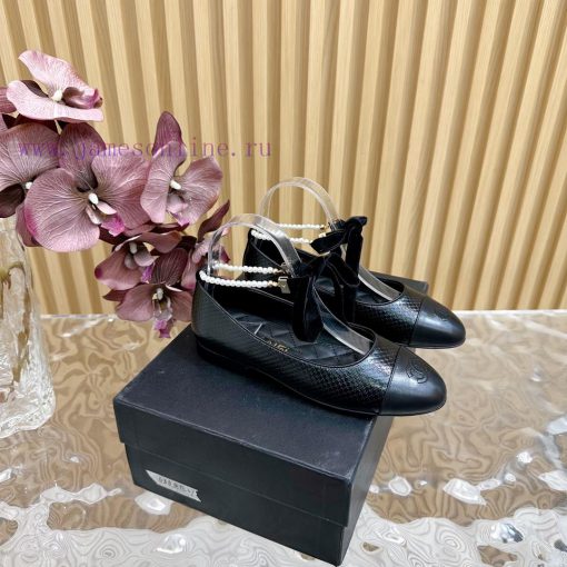 𝐂𝐇𝐀𝐍𝐄𝐋 | Chanel pearl chain paired with bow Mary Jane single shoes————————————High qualityThu6pku06j - Image 2