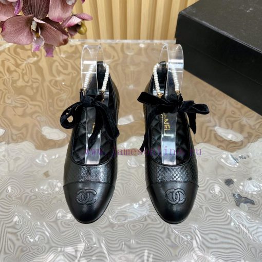 𝐂𝐇𝐀𝐍𝐄𝐋 | Chanel pearl chain paired with bow Mary Jane single shoes————————————High qualityThu6pku06j - Image 5
