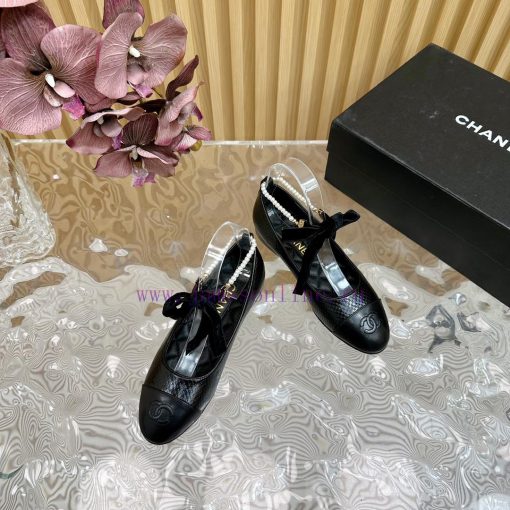 𝐂𝐇𝐀𝐍𝐄𝐋 | Chanel pearl chain paired with bow Mary Jane single shoes————————————High qualityThu6pku06j - Image 7