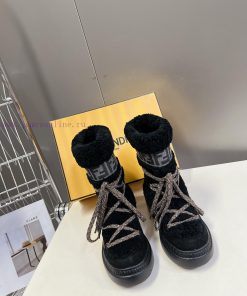 FENDI round toe apr è s-ski snow bootsThe boot surface and barrel are made of imported whiteo2wwehav