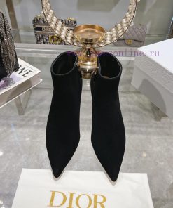 Dior. The new Dior/boot collection is on the rise, comfortable to wear and full of feminine p75cqcfk