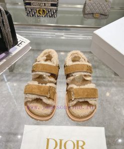 Dior 24 new Dioract series Maillard style fur integrated magic button sandalsDior super cuteqlp066vp
