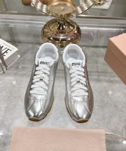 MiuMiu 25 new casual shoes are comfortable, breathable, simple, retro and fashionable on theqwax658e