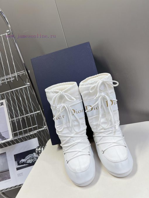 Dior's new autumn and winter down boots and ski shoes are very popular this year. The classitj0a6hdw